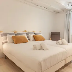 Boulevard 26 Apartment
